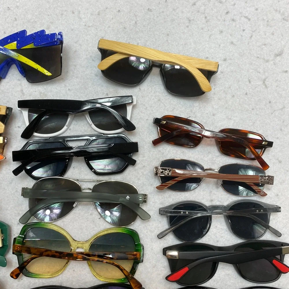 Lot Of 20 Unbranded Sunglasses Unisex OS Multicolor Mixed Style Pairs Bundle